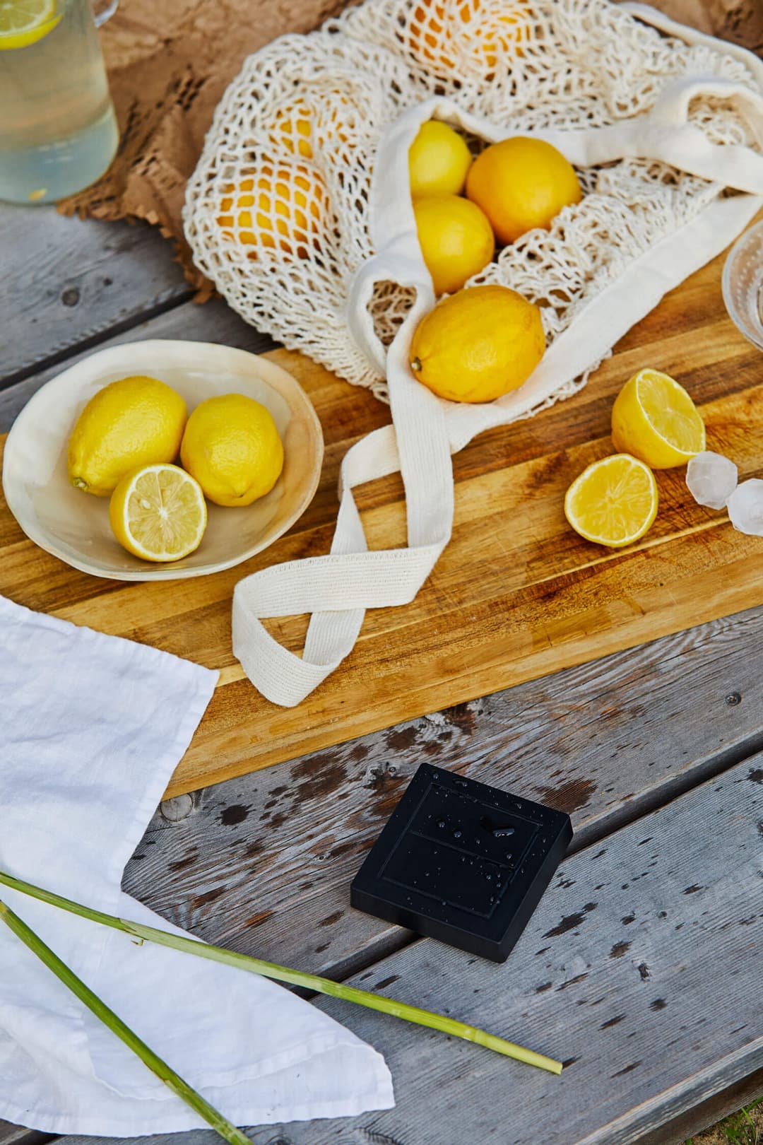 Senic Friends of Hue Outdoor Switch